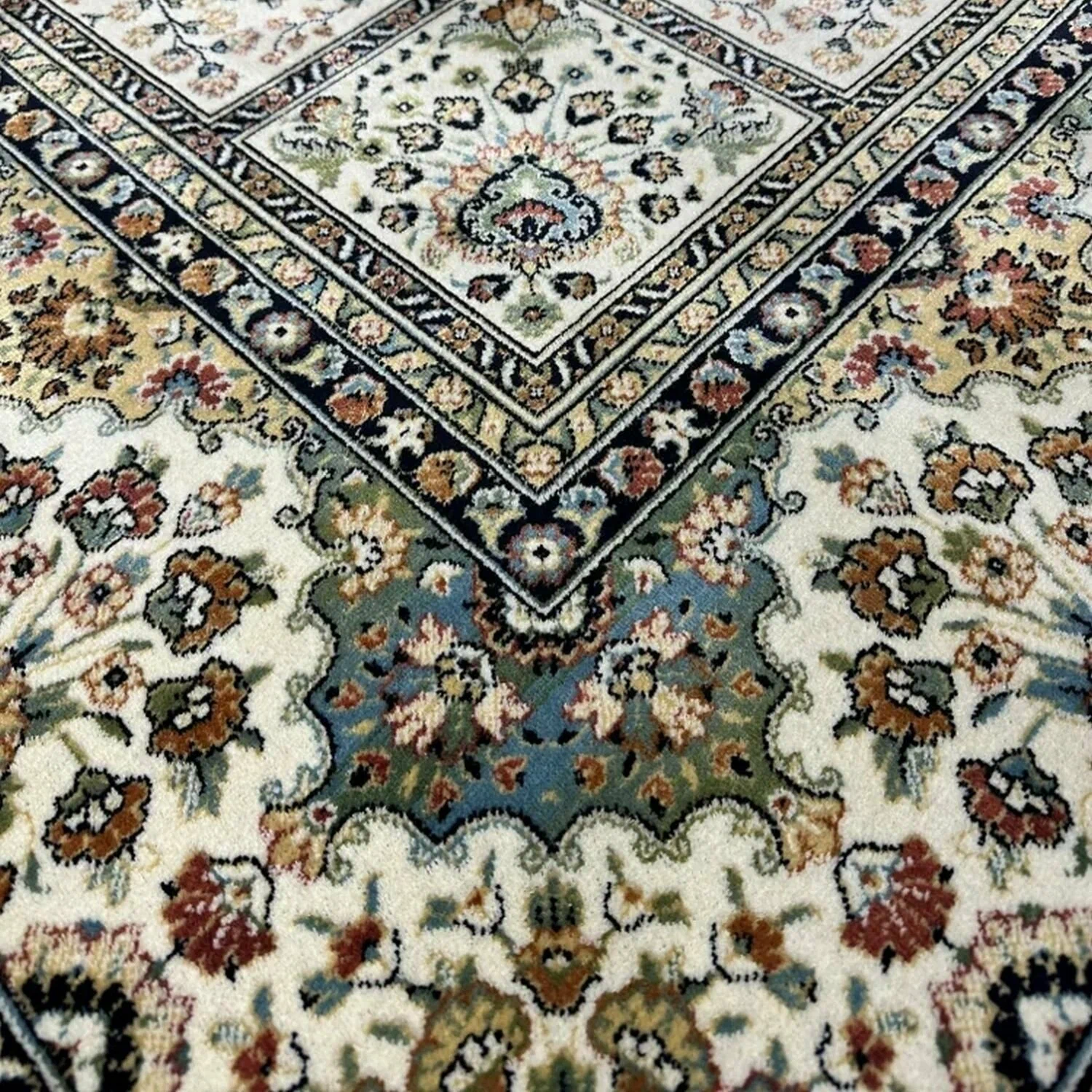 Классический ковер Royal Palace 14715 6161 вискоза Бельгия