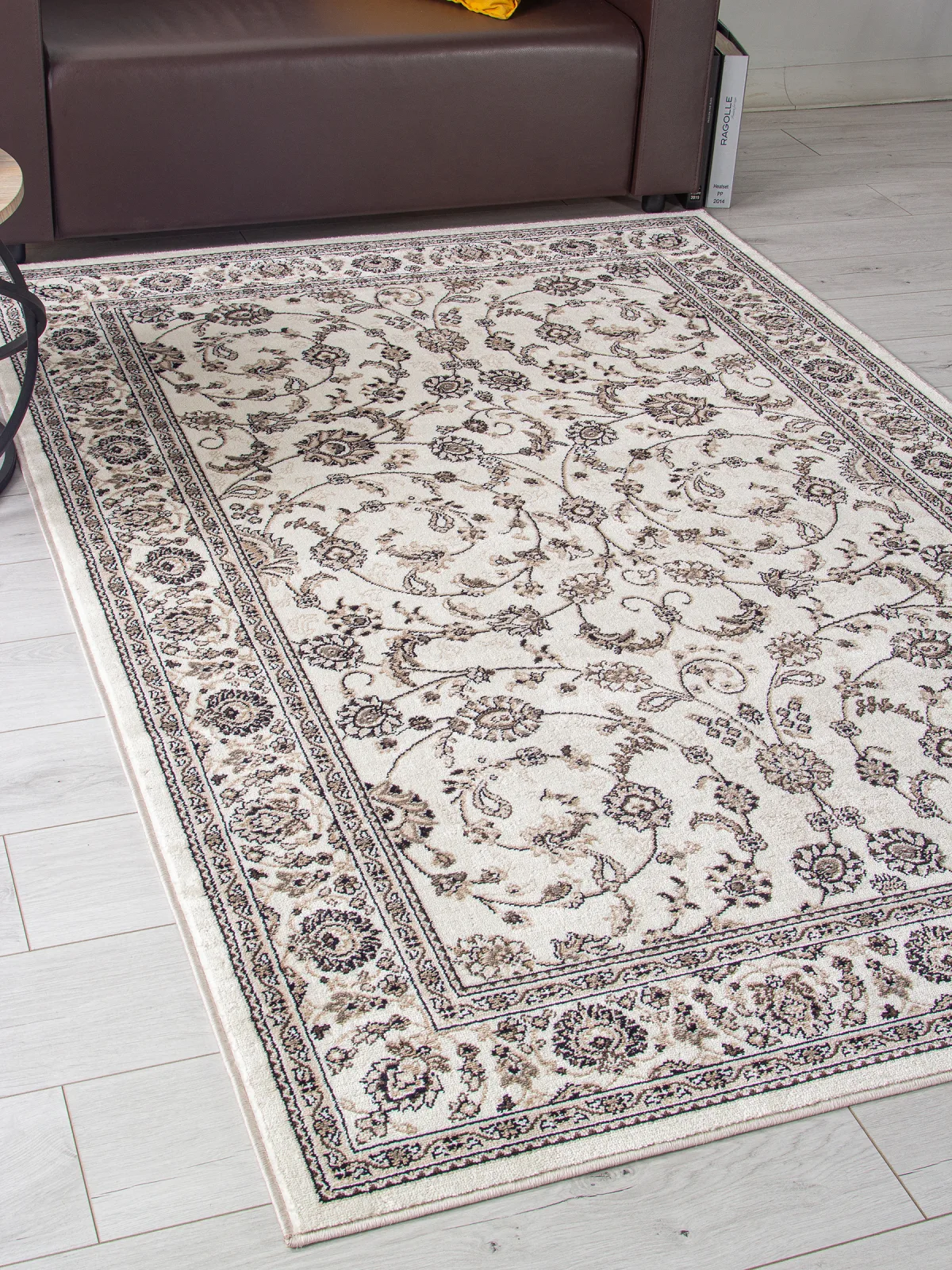 Классический ковер VALENCIA DELUXE d251 - CREAM-BROWN Heat-set Россия