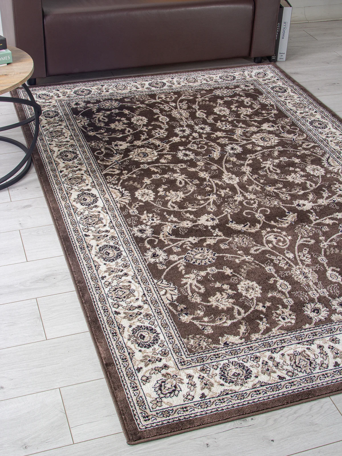 Классический ковер VALENCIA DELUXE d251 - BROWN Heat-set Россия