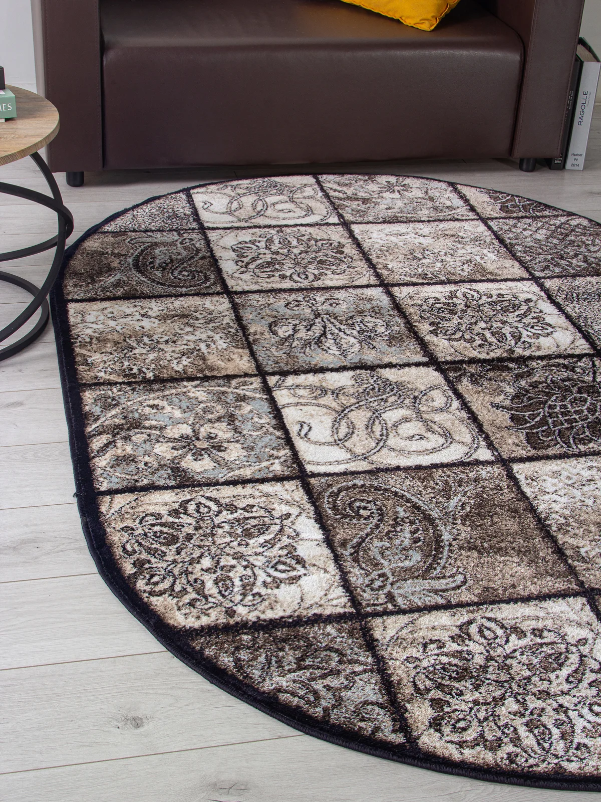 Современный ковер VALENCIA DELUXE d328 - BROWN Heat-set Россия