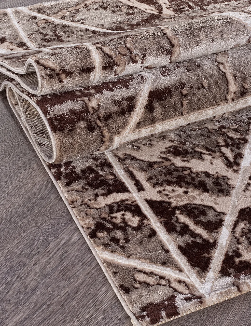 Современный ковер ARMINA 04035B - DARK BROWN Heat-set Турция