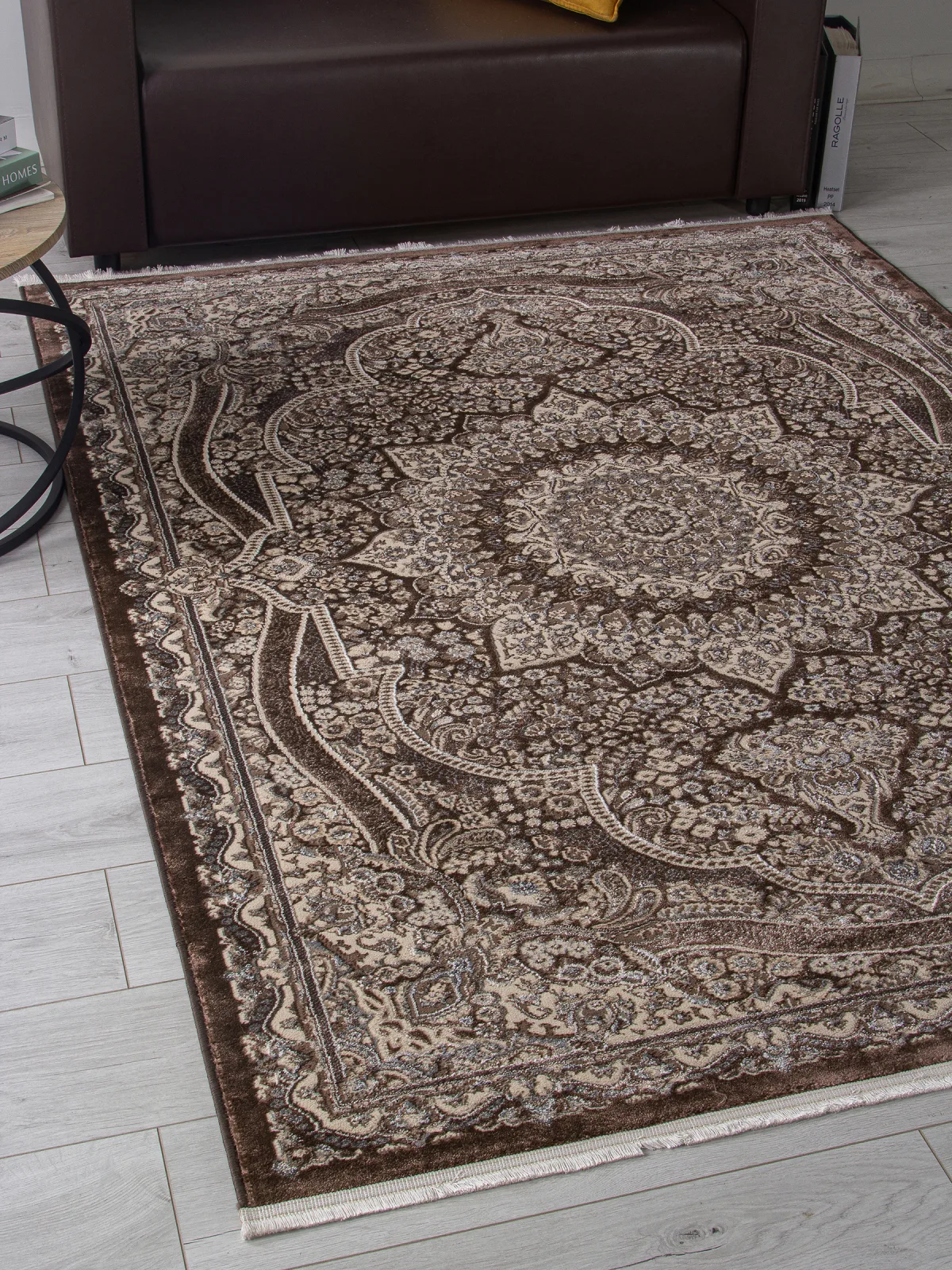 Классический ковер DOLCE D415 - BROWN Heat-set Россия