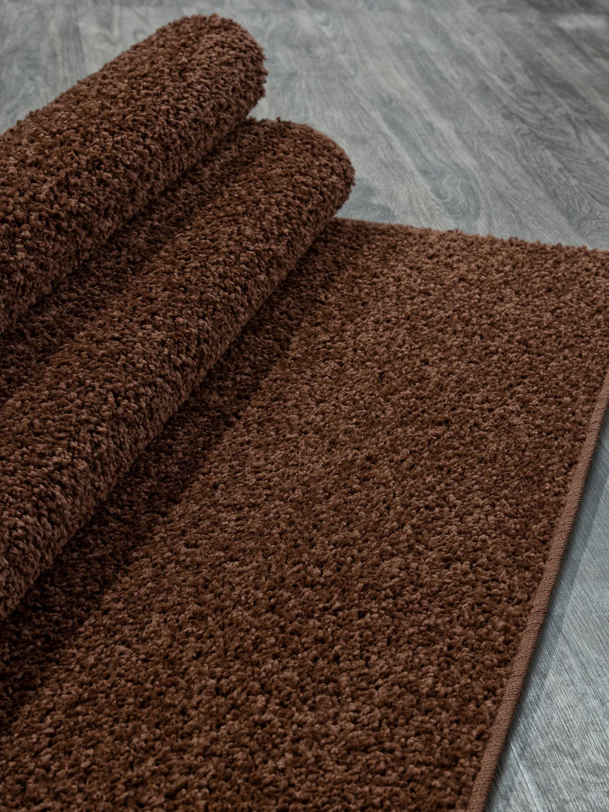 Однотонный ковер LANA T600 - BROWN из полипропилена Россия