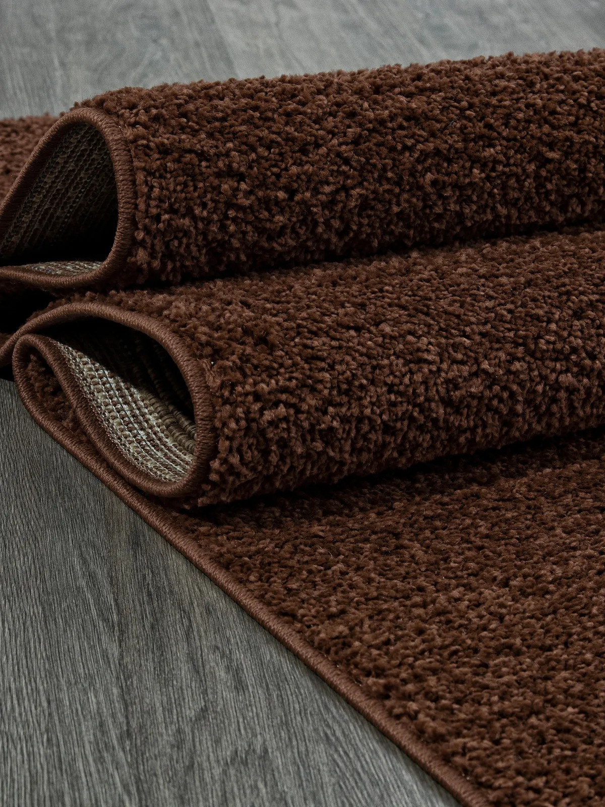 Однотонный ковер LANA T600 - BROWN из полипропилена Россия