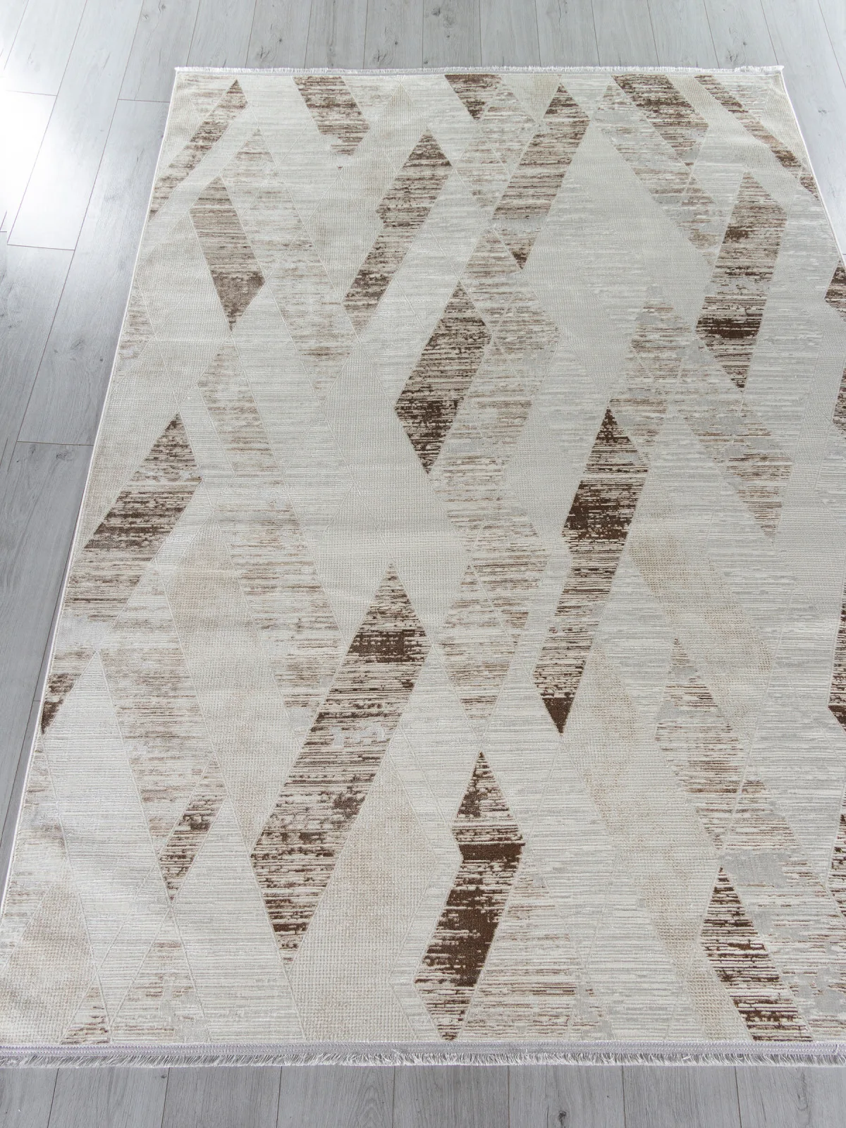 Современный ковер SHINE 33162A - CREAM / WHITE полиэстер Турция