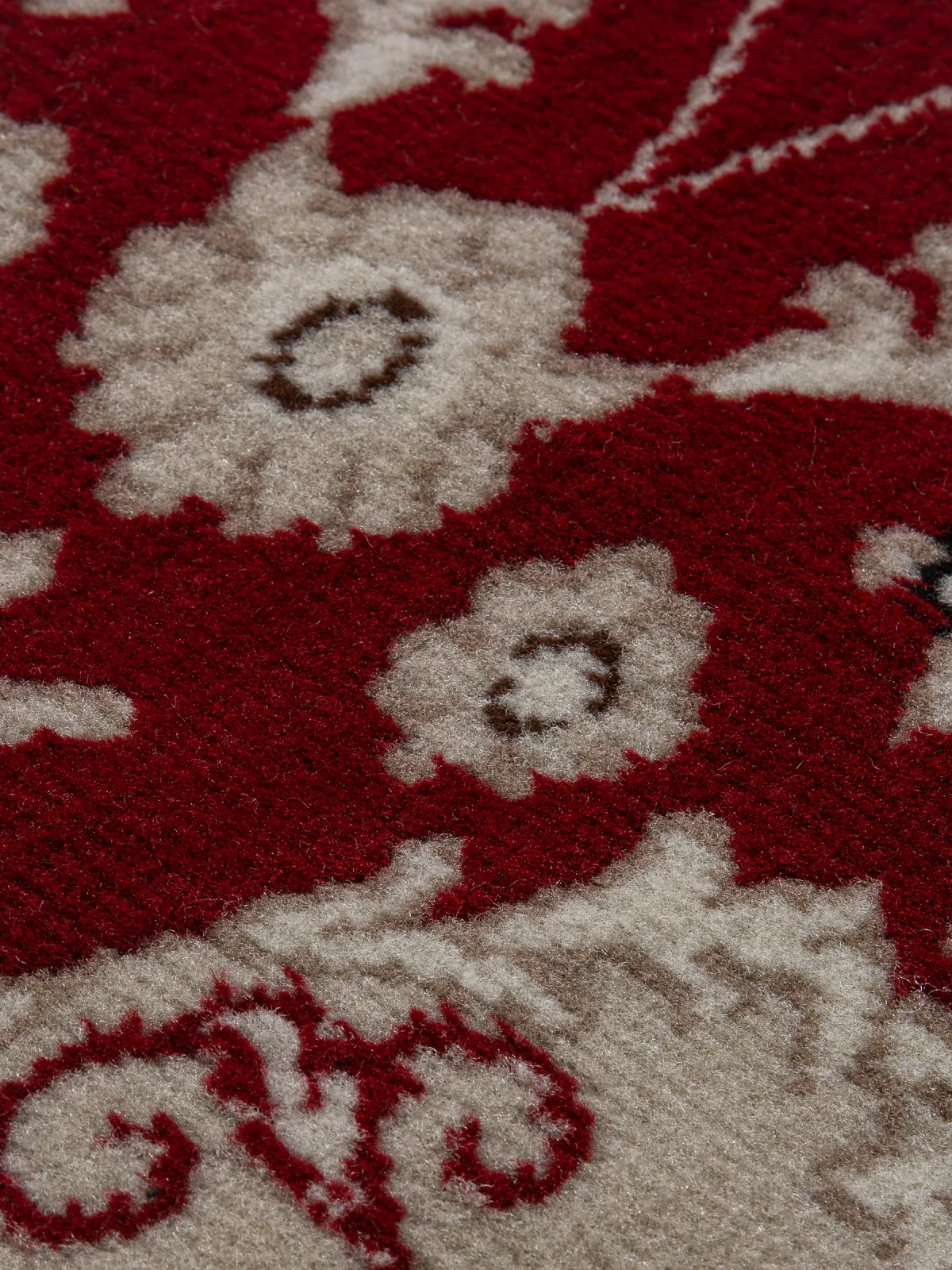 Классический ковер GAVANA D412 - RED BCF Россия