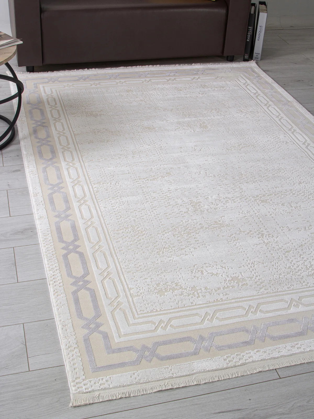 Современный ковер ANATOLIA 34069A - WHITE / BEIGE вискоза Турция