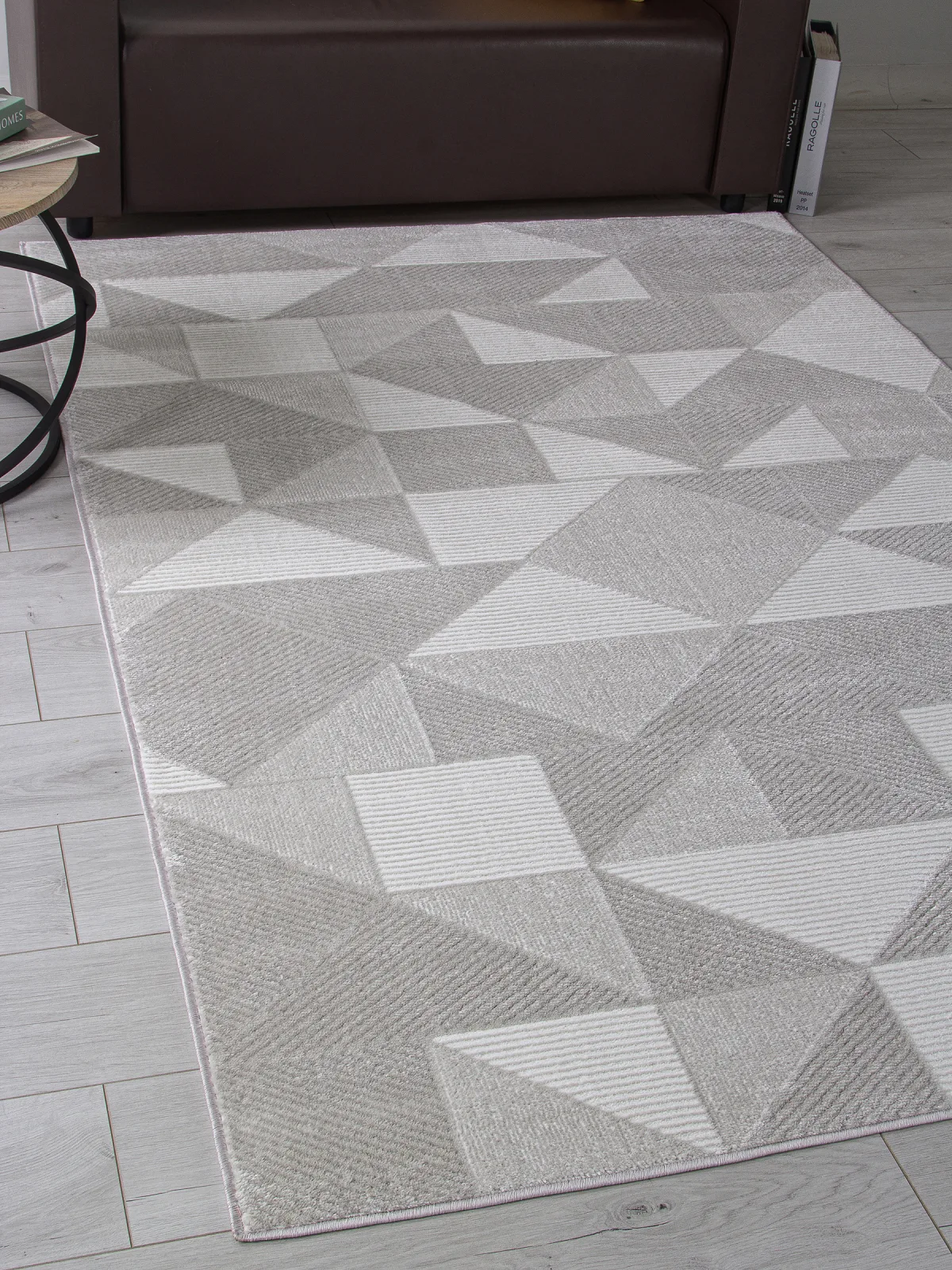 Современный ковер OSTIN F603 - GRAY Heat-set Россия