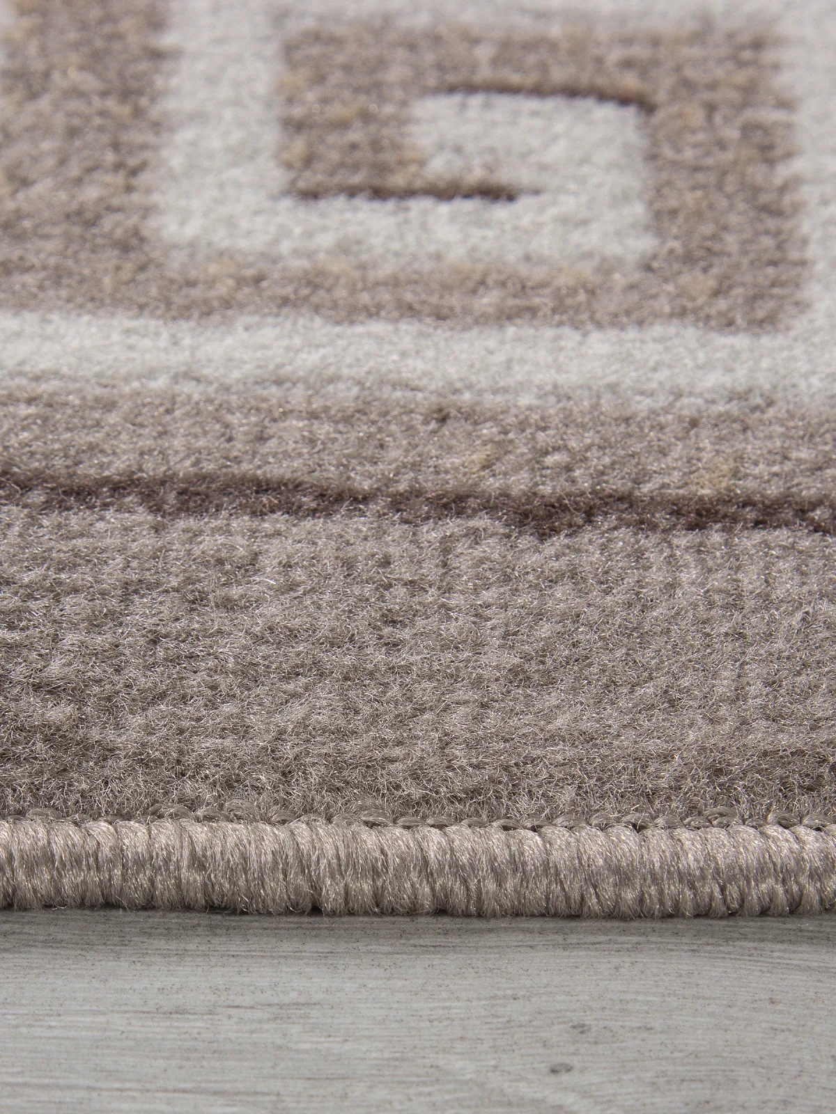 Современный ковер PRAGA 06027A - BEIGE / DARK VIZON BCF Грузия